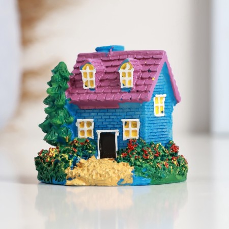 Figure "House on the edge" 5x4x6cm-1