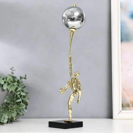 Souvenir "Man with a ball" 9x10x42-2