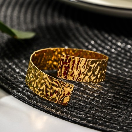 Ring for the Kawion napkin, 4.5 × 4 cm, gold color