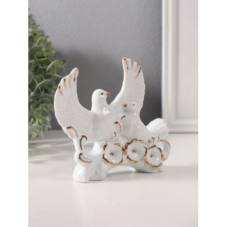 Souvenir ceramics "White pigeons on a flower branch" with gold 3.5x13.5x11 cm-1