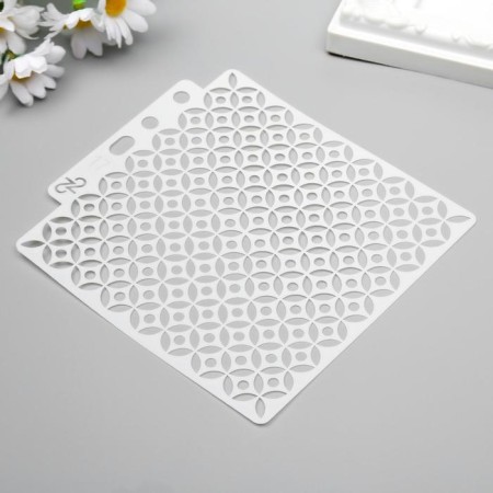 Stencil plastic "circles, leaves - pattern" 13x14 cm-1