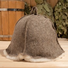 A cap from the sheepskin -sheepskin -a -wings mourning cap.
