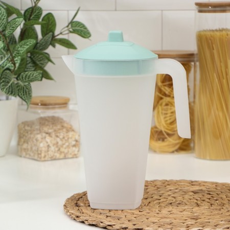 A jug with a lid, 2 l, 20 × 12 × 26 cm, pistachio color