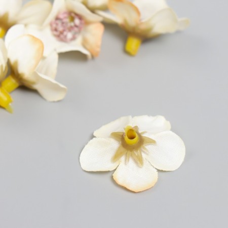 A bud on the leg for decorating "Milk buttercup" d = 2 cm-1
