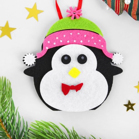 Set for creativity - Create a Christmas tree decoration from a felt "Penguin in a hat"