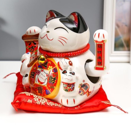 Souvenir ceramics pendulum "Cat Mani-Neko with a sweatshirt" 19.5x20x14.5 cm-2