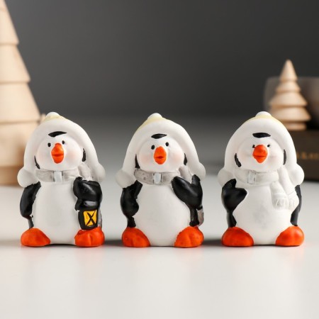 Souvenir Ceramics "Penguin in a cap with pompom" MIXs 3.7x2.8x6 cm