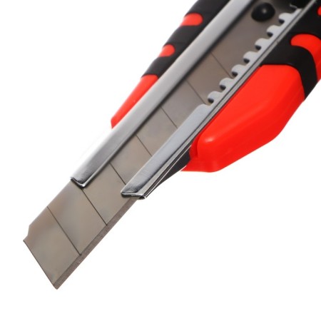 Chancellery knife 18 mm, plastic, autofixer, rubber inserts, TOP-5
