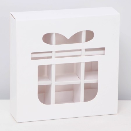 Box for 9 sweets, “Gift”, white 13.7 x 13.7 x 3.8 cm