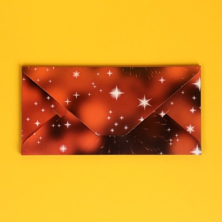 An envelope for money with a wooden element "Congratulations!" Red background 16x8 cm-1