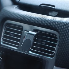 Phone holder to the deflector, magnetic
