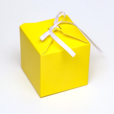 The box is folding, square, yellow, 8 x 8 x 8 cm,-1