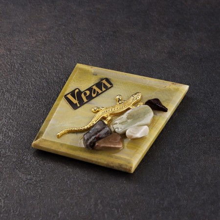 Магнит "Урал", бесформенный, с камнем микс-4