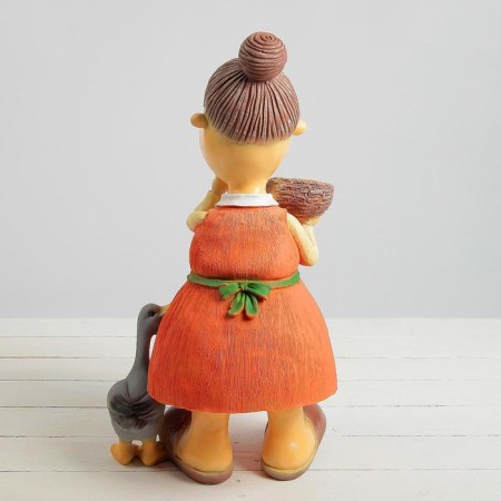 Garden figure "Grandmother with wheat" 24x30x60cm-4