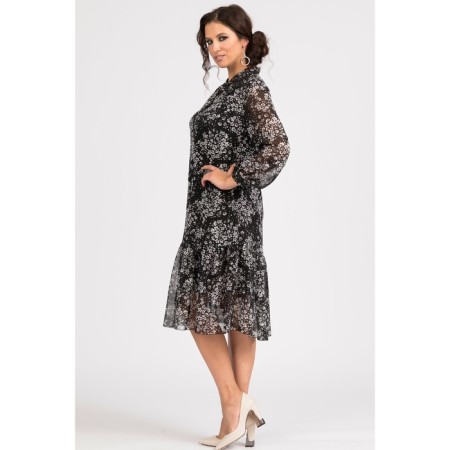 Women's dress, size 66-3