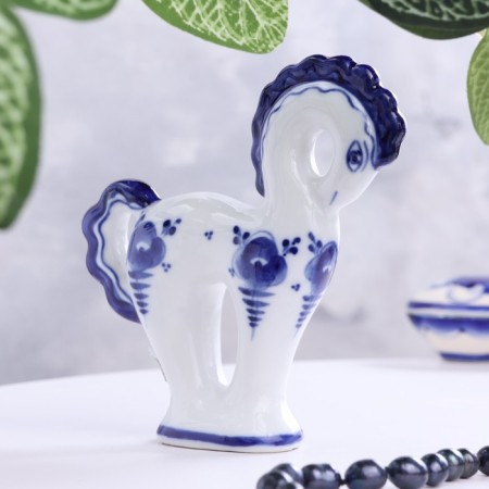 Souvenir "Horse", H-12.5 cm, porcelain