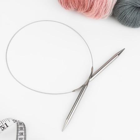 The knitting needles are circular, for knitting, with a metal cable, d = 9 mm, 14/80 cm-1
