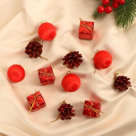 A set of jewelry plastic 12 pcs "Christmas tree" (4 balls, 4 gifts, 4 cones) mix