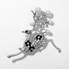 Brooch 