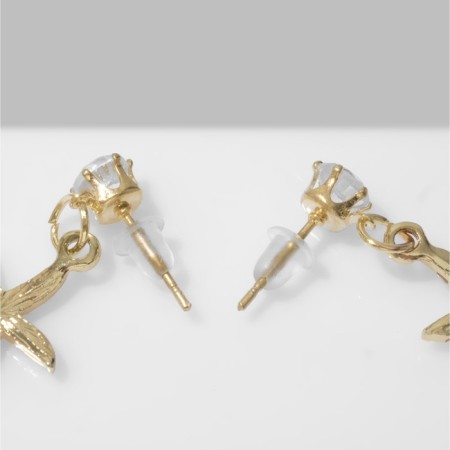Earrings with rhinestones "Sea star", white color in gold-2