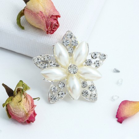 Brooch "Assorted" flowers rice, white color in silver
