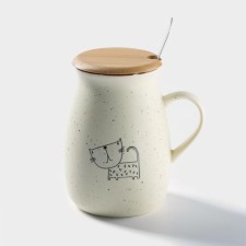 Ceramic mug with a wooden lid and spoon 