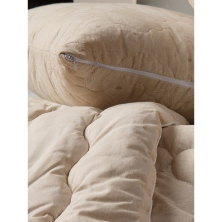 The pillow is quilted "sheep wool", size 48x68 cm-2
