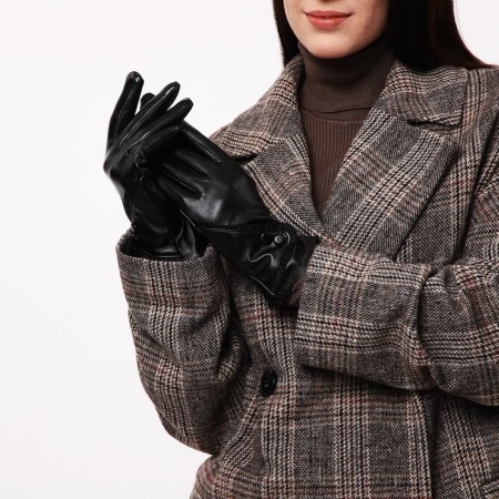 Gloves are female, dimensionless, with insulation, black color-3