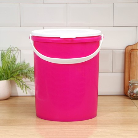 A bucket with a sealed lid plastos, 12 l, color mix-6