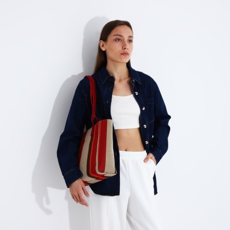 Lightning-there is a beige/brown/red bag.-3
