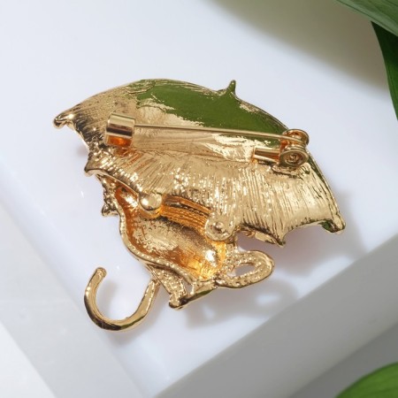 Brooch "Cat" under an umbrella, white-pink color in gold-1