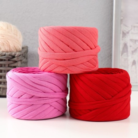 Knitted yarn set No. 4, 3x30 m, width 7-9 mm, 100 g (pink, red, coral)