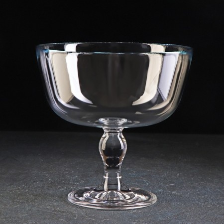 Vase on the glass glass Patisserie