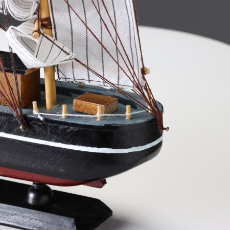 The La Fudr ship is three -masted with white sails, 40*5.5*33cm-2