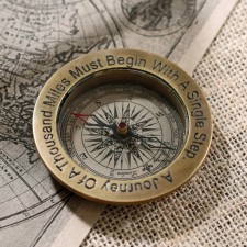 Damali brass compass 6.7x6.7x1.3 cm