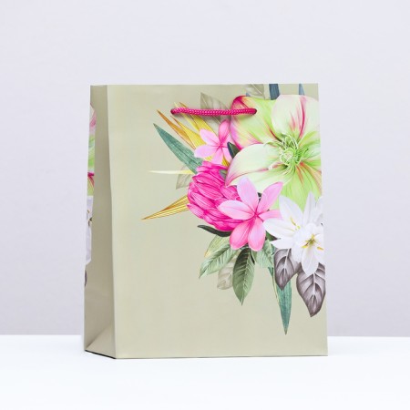 Gift package "Summer Bouquet", 18 x 22.3 x 10 cm