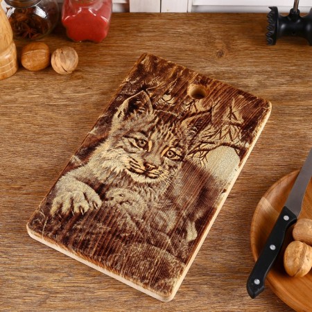 Board from the massif “Lynx”, rectangular, 18 × 28 cm