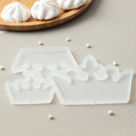 Silicone Mold for candy and chocolate "Crown", 10 × 12 cm, 7 × 9.5 cm, 5.5 × 7 cm, the color is transparent-2