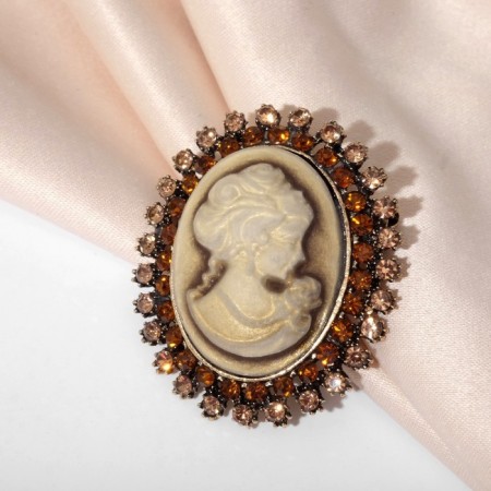Brooch "Kame" in rhinestones, brown color in black gold
