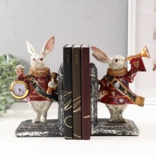 Standard-holder for books Interior with the clock 