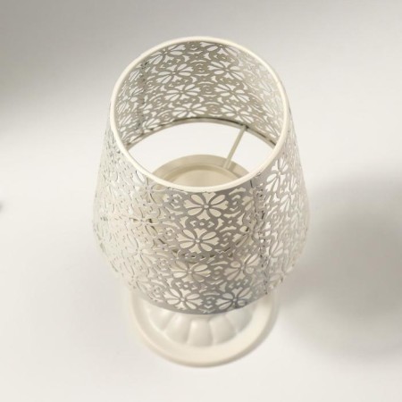 Summary Metal for 1 candle "Llagur with flowers" white 23x11x11 cm-1