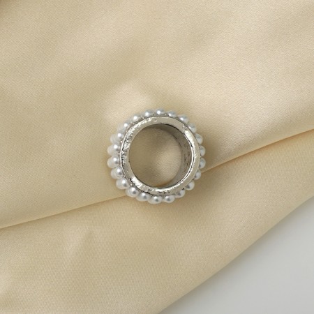 The cloth "Pearl", white color in silver-2