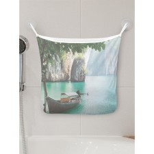Organizer in a bath on suction cups 