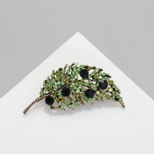 Brooch 