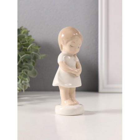 Souvenir Ceramics "Baby Castle in a white dress" 4x5x12 cm-1