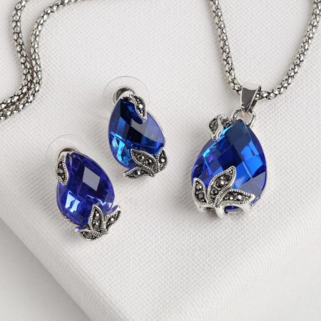 Set 2 objects: earrings, pendant "jacqueline" sheet, blue color in black silver, 45 cm