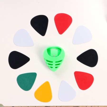 Set of mediators: Clutch "Hearts" + 10 Music Life mediators, 0.46mm, mix-3