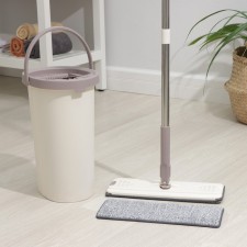Schwabra with an annex and a bucket of a shade: a bucket with compartments for rinsing and pressing 9.3 liters, a flat mop, a spare nozzle made of microfiber