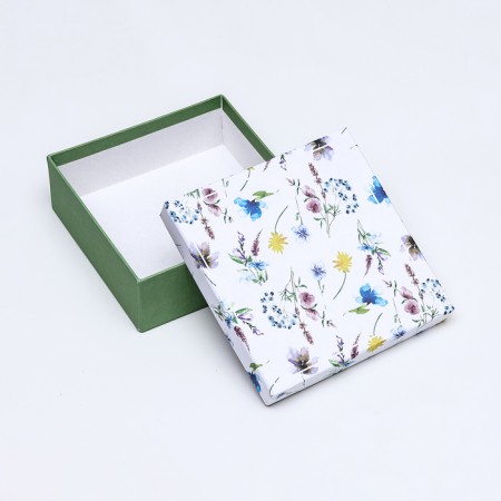 Square “Flowers” ​​gift box, 13.5 x 13.5 x 5 cm-5