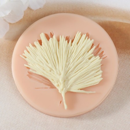 Mold Silicon "Cedar" 5.9x6.2x0.4 cm